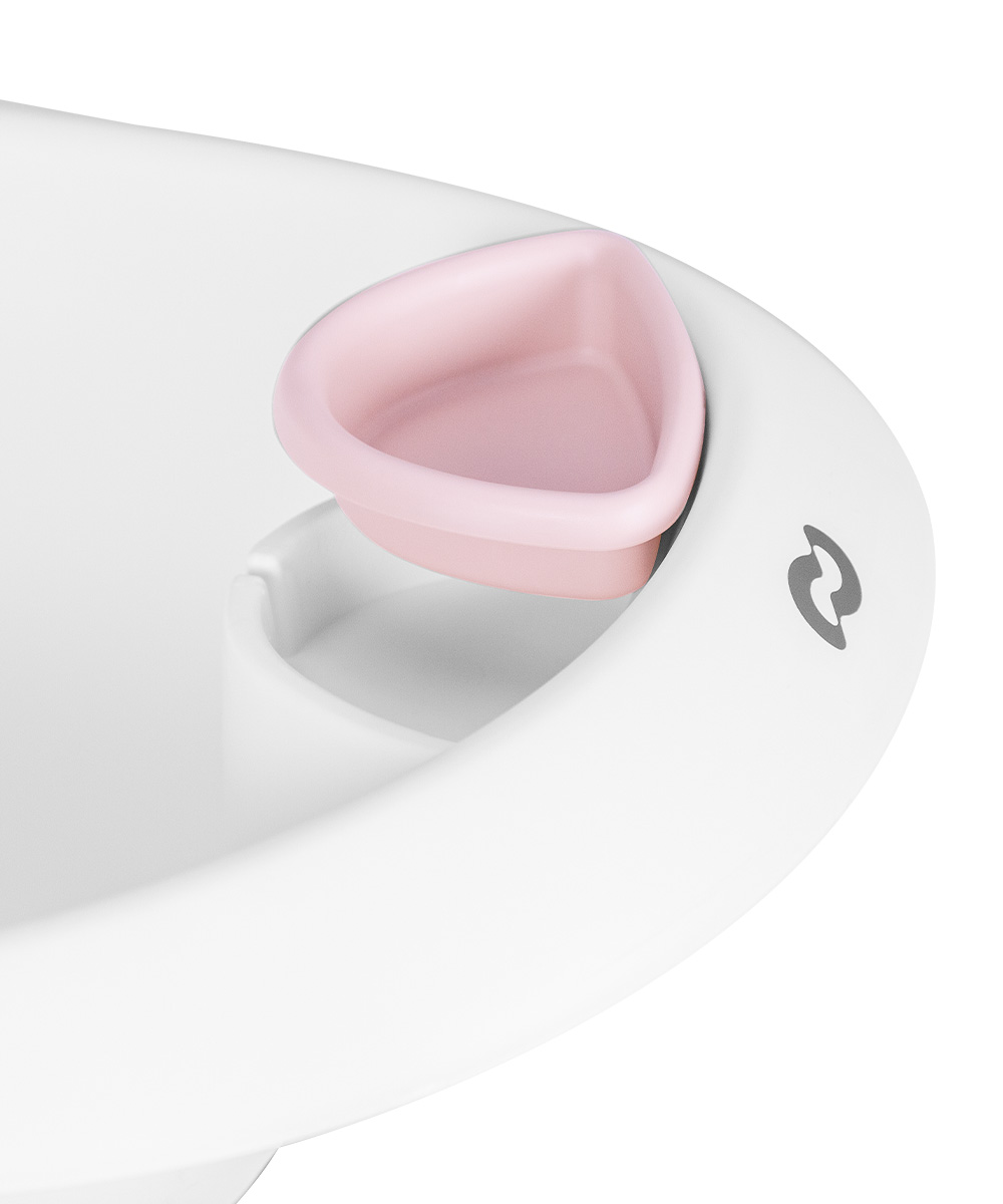 Детская ванночка с шезлонгом Auri 2026  Специальная мыльница оснащена съёмной силиконовой вставкой, которую легко снять и очистить/